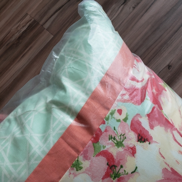 Waverly Floral & Light Aqua Geometric Pattern Accent Pillow NWT - Picture 5 of 9